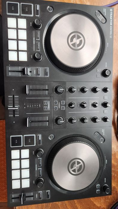 Consola Traktor S2 MK3 cu case
