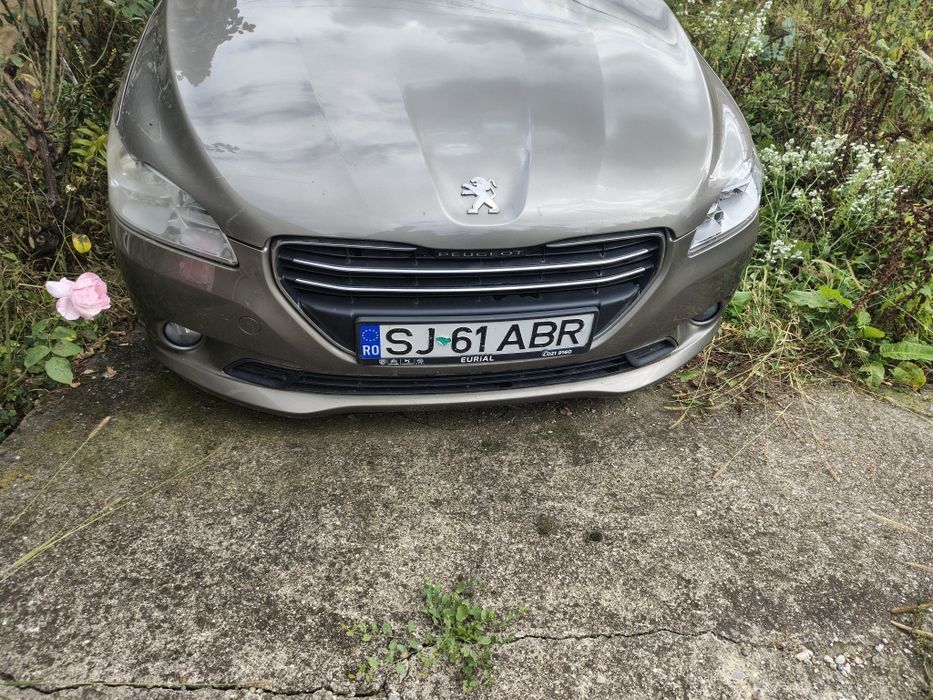 Vând Peugeot 301, benzina, motor 1,2 , 77300km, reali .