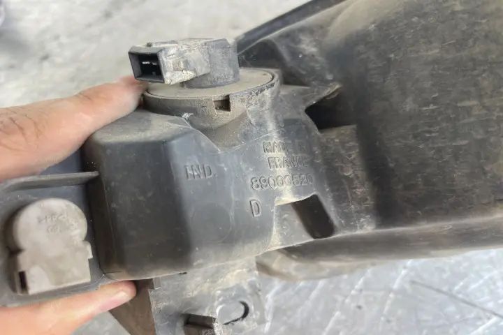 Far dreapta Peugeot 206 2004 1.6 MT (109 hp)