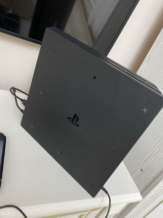 PS4 PRO 1тб японская