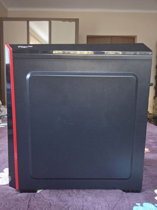 Pc gaming folosit rx5700, 16gb ram, ryzen 5 2600x, 512gb ssd