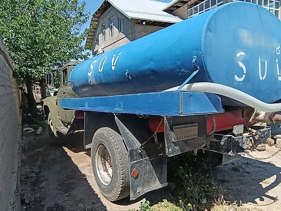Зил водовоз сотилади