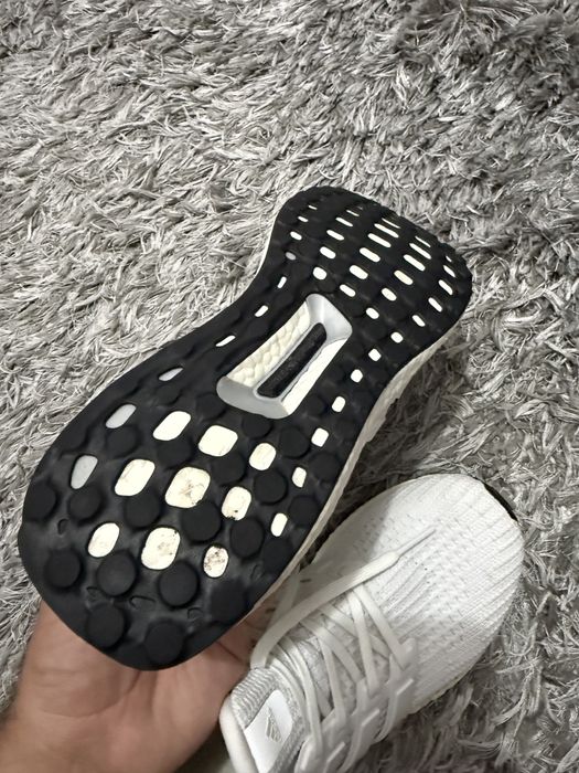 Adidasi adidas  Ultra Boost  , Valentino  40-41