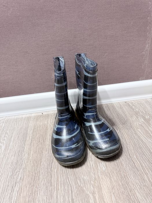 Резиновые сапоги