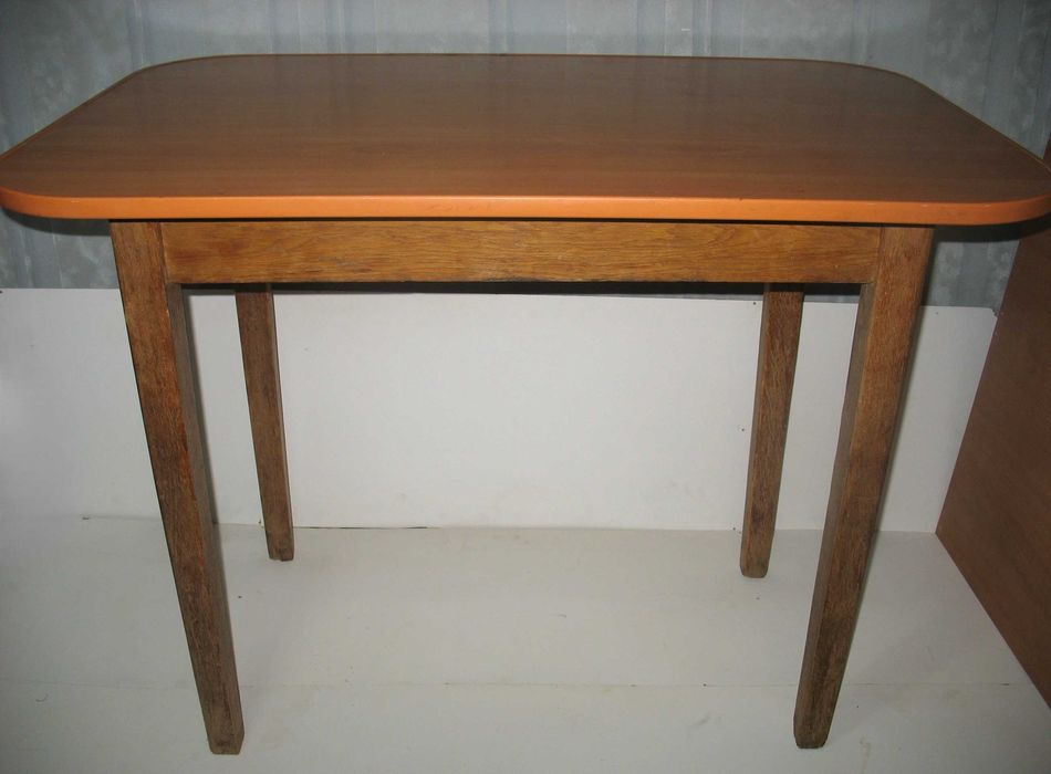 Стол  кухонный 103х67см.