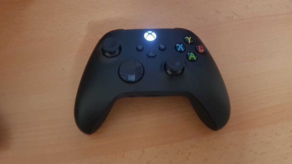 Consola Xbox Series X (ca nou) + controller + 7 jocuri