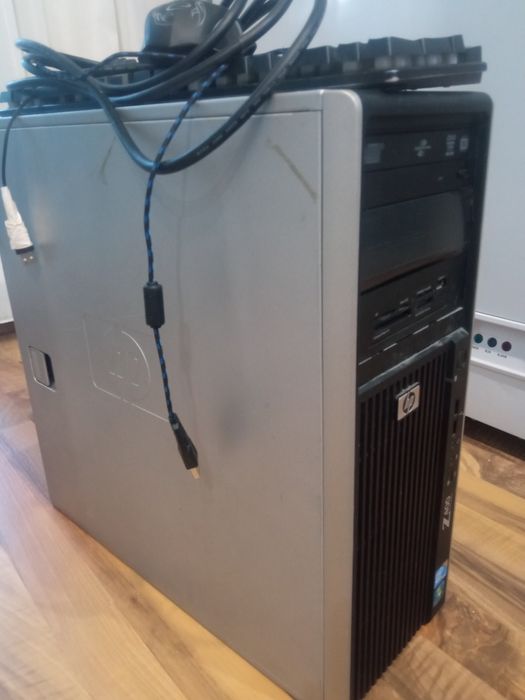 PC complet WorkStation HP Z400 + monitor 21 inchi