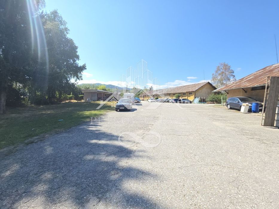 Склад в Пазарджик, област-гр.Велинград площ 1650 цена 1599000