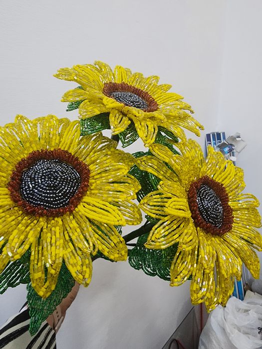 Цветы из бисера ручной работы