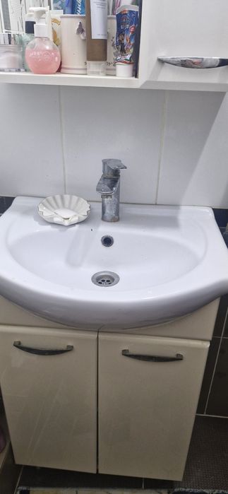 Продаётся  шкаф для ванны