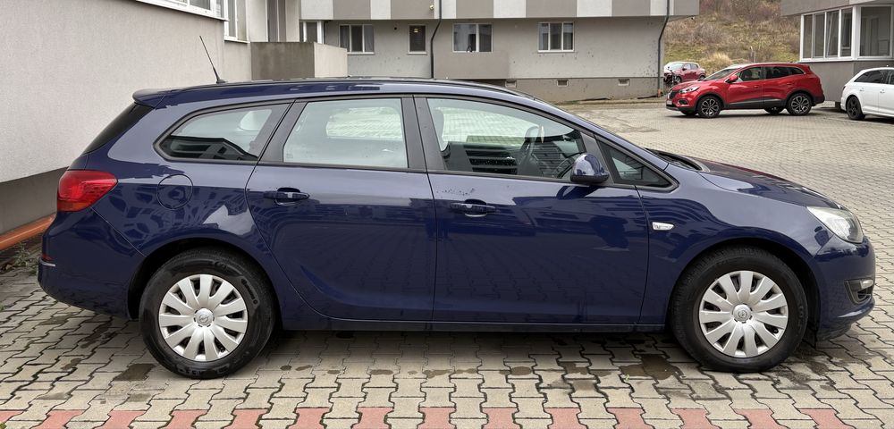 Opel Astra J Sports Tourer 1.7CDTI