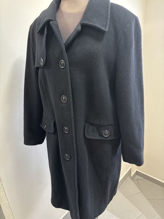 Черно палто като ново