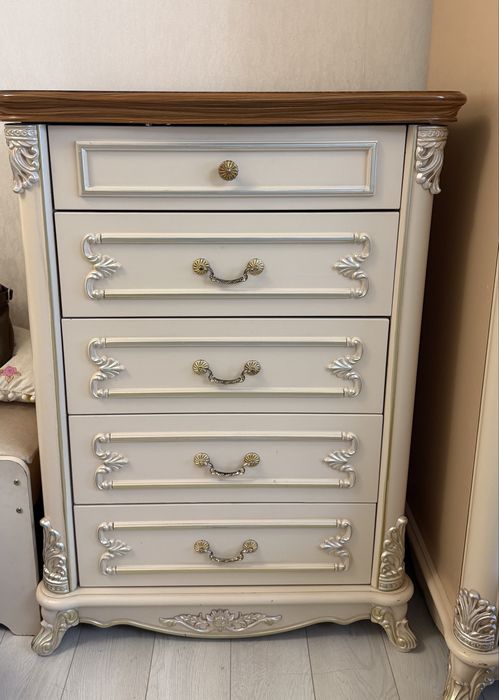 Спальный гарнитур