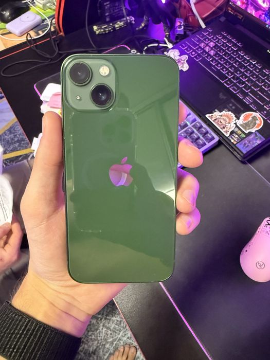 Айфон 13 зелёленький