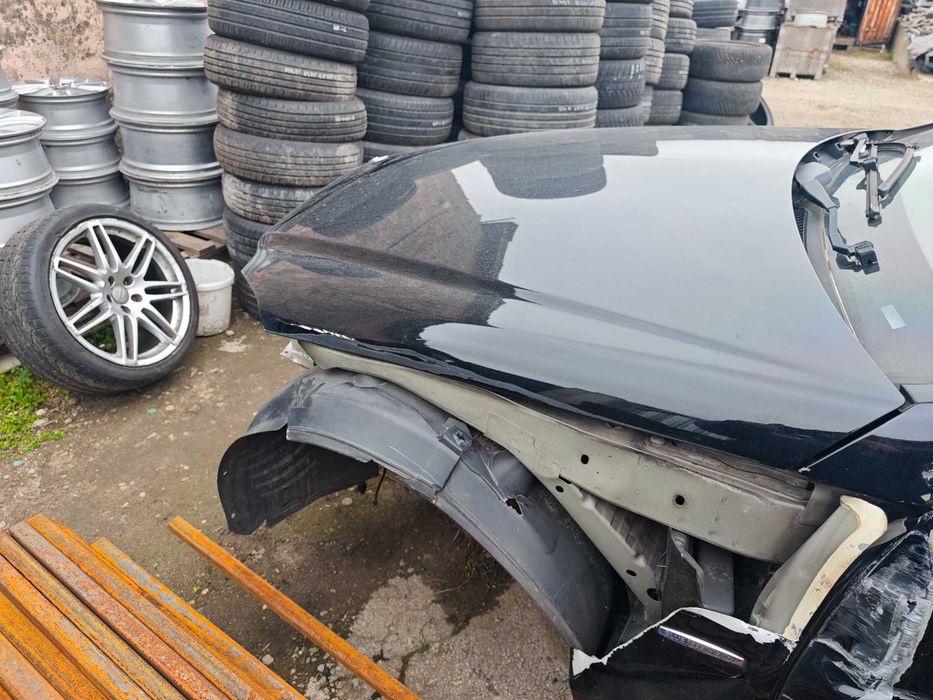 Черен капак Mercedes W204 Facelift C класа Мерцедес с забележка