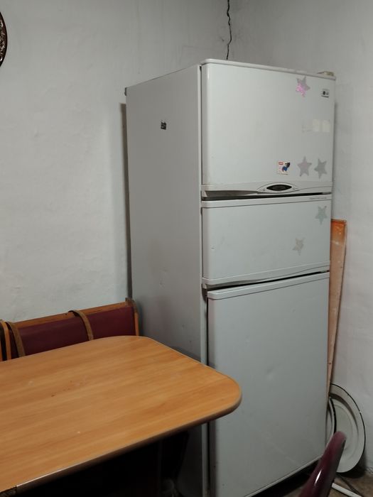 Продам Холодильник 3х камерный