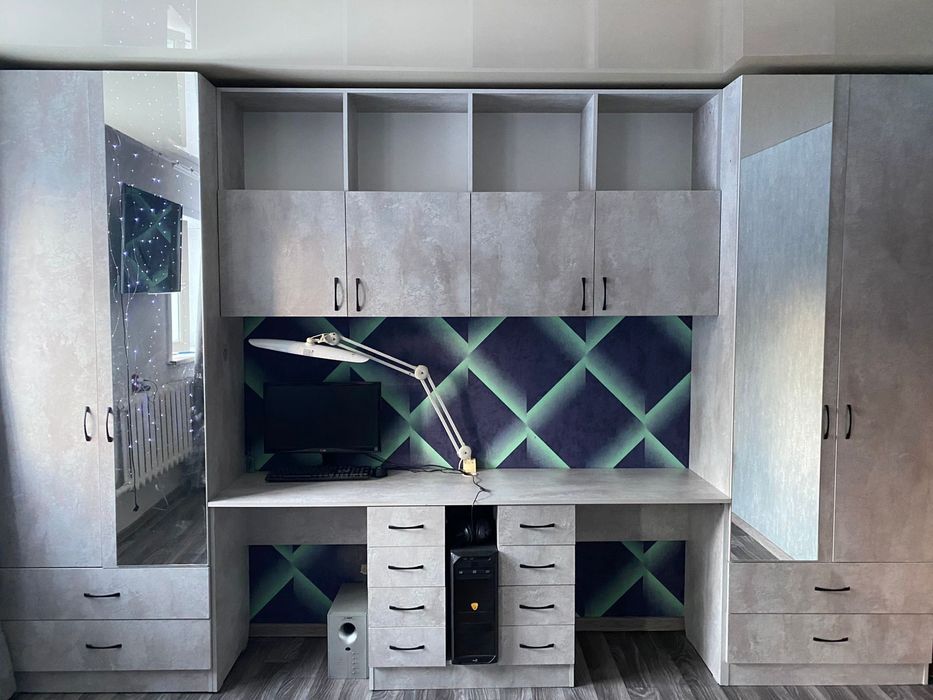 Продам шкаф 240см высота