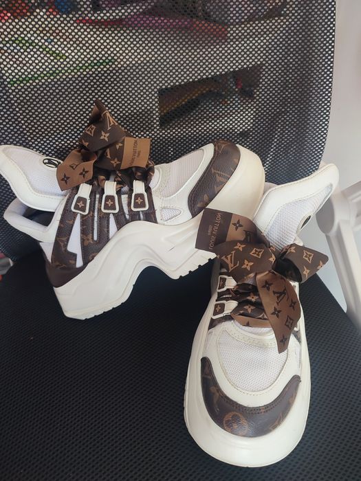 Adidași Louis Vuitton m 38