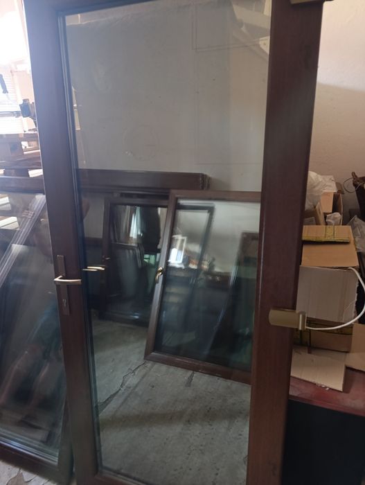 Ușa termopan cu toc aluminiu