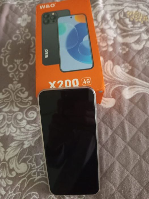 Продам новый телефон