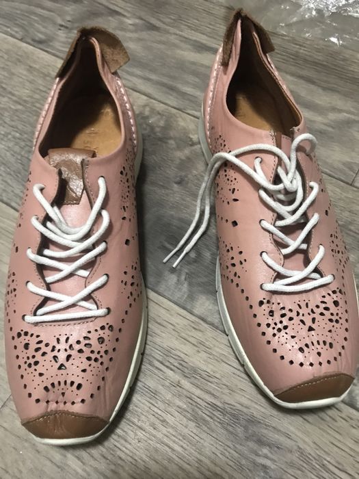 Продам новую обувь