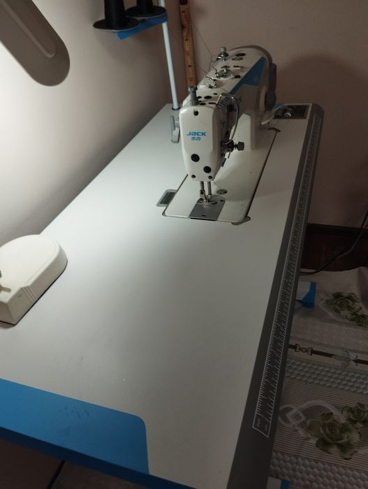 Промышленная швейная машинка полуавтоматмат