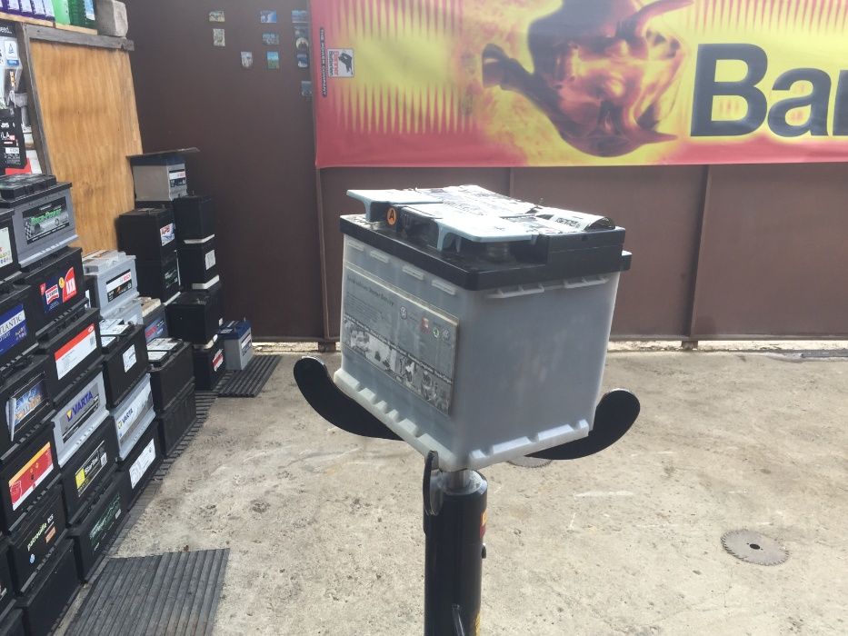 оригинален акумулатор 44ач,гаранция,досатвка,приспадане за стар акумул