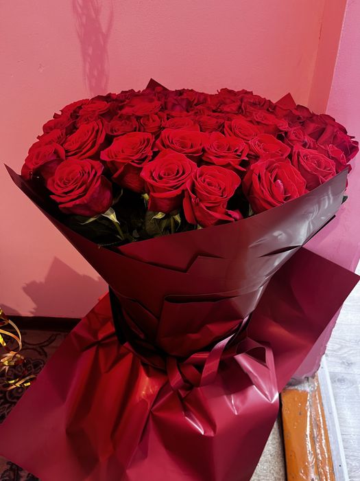 Цветы и шары свежие