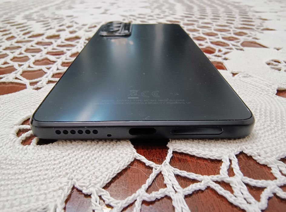 Motorola Edge 20 като нов 128 ром /8 рам и 128 мп камера