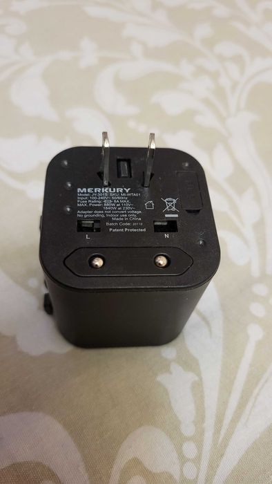 MERKURY Adaptor priza Universal ca nou fuctional