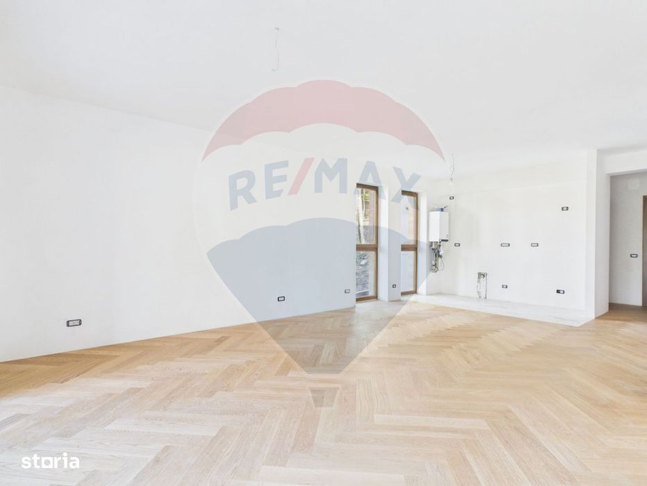 Apartament parter cu 3 camere, curte proprie in inima padurii - Sinaia