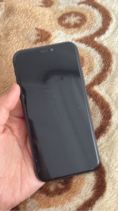 продаю Iphone 11