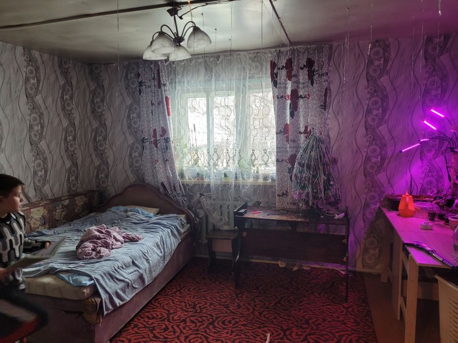 Продам дом возле озера с участком