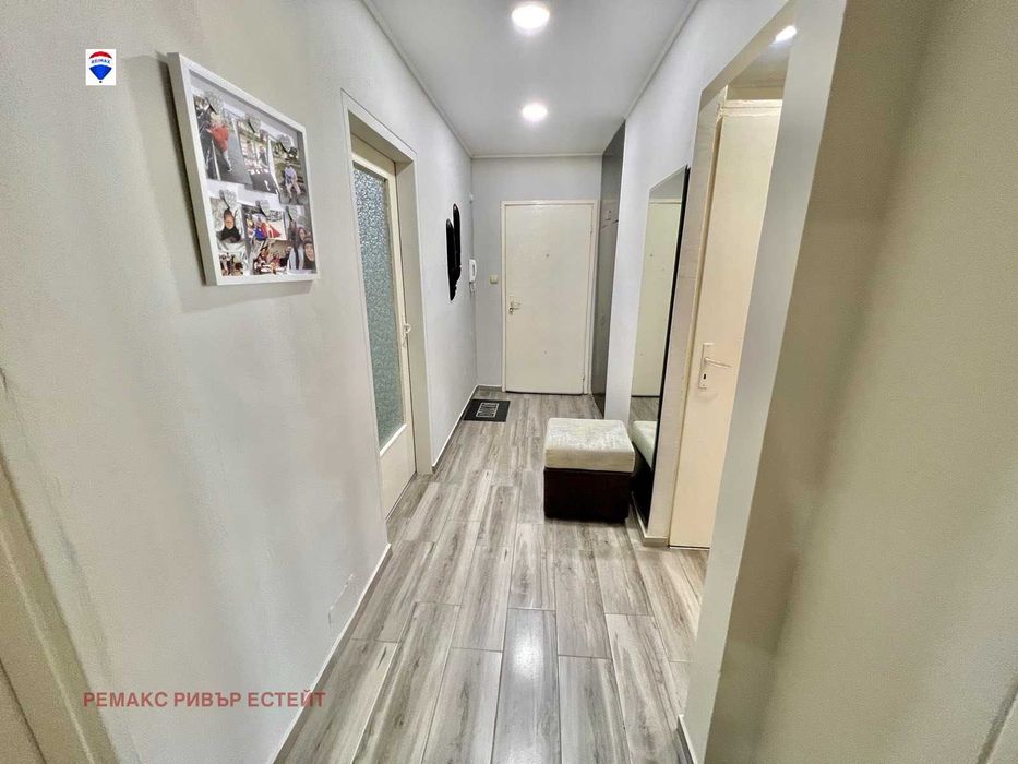 Продава се Тристаен апартамент в Русе, Дружба 3 - 82 кв.м за 1214 €/кв.м - Снимка #11