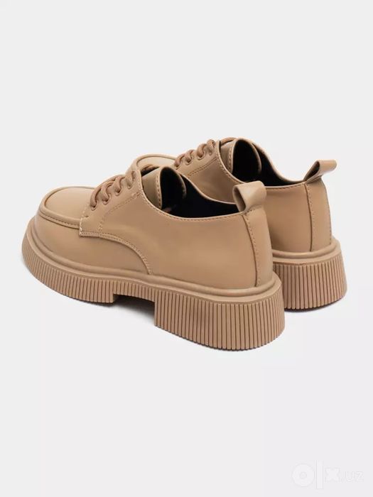 Loafer poyafzallari, yuqori massiv platformali taglikda, ayollar poyab