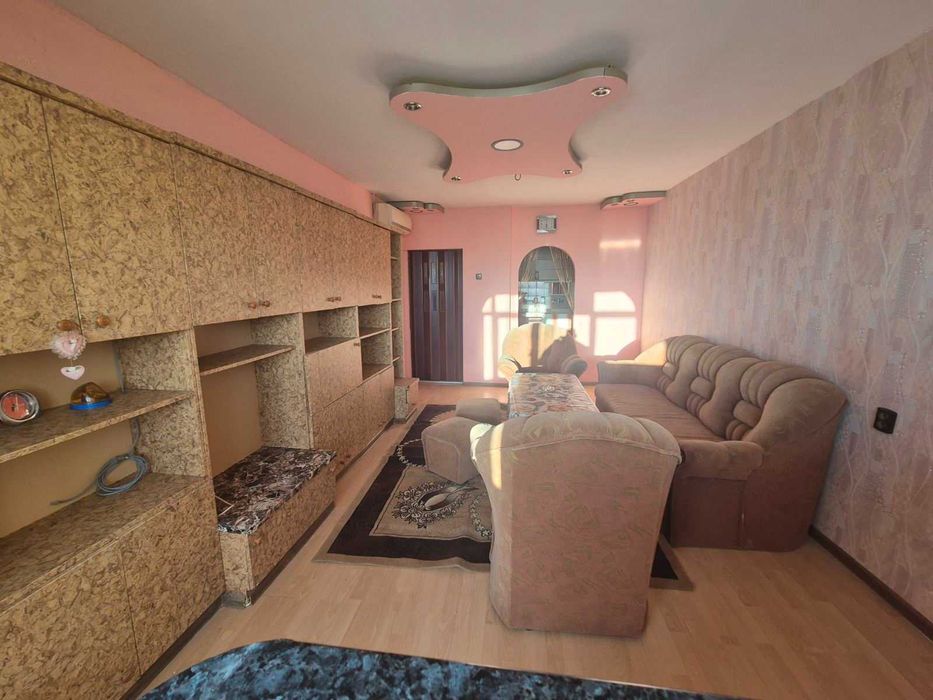 Дава се под наем Тристаен апартамент в Търговище, Запад 2 - 75 кв.м за 229.5 € - Снимка #1