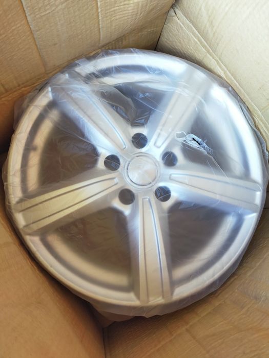 Продам два литых диска R 17. Читайте внимательно объявление!