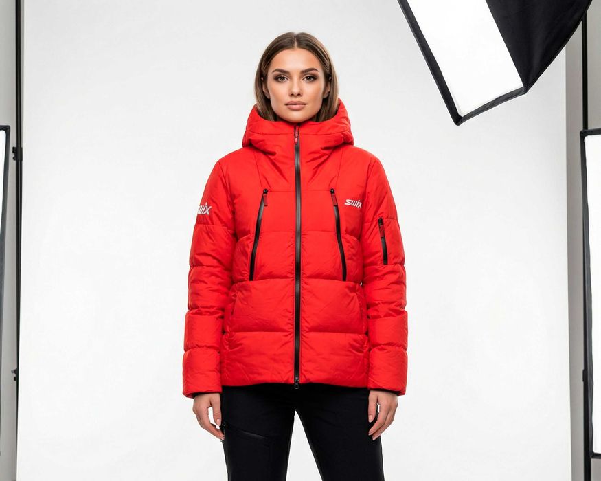 SWIX 700 Down Дамско червено яке с пух и каулка размер XS