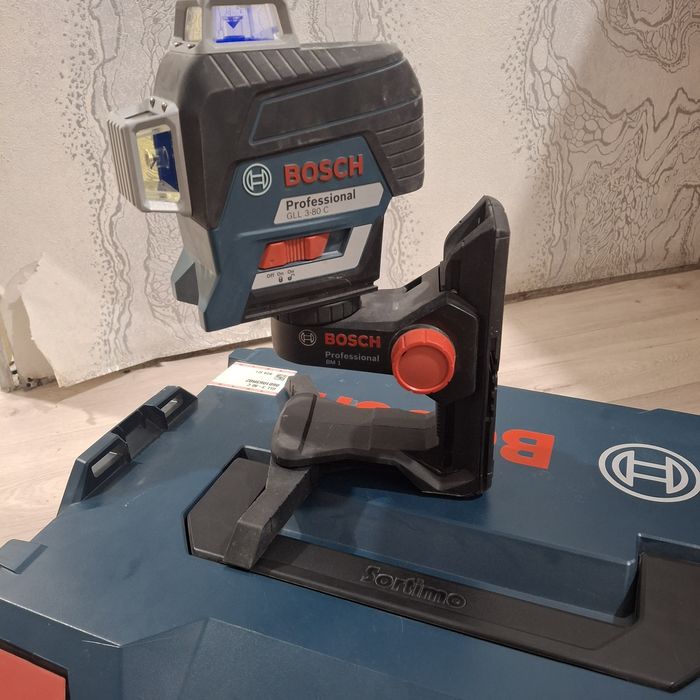 Продам лазерный уровень Bosch