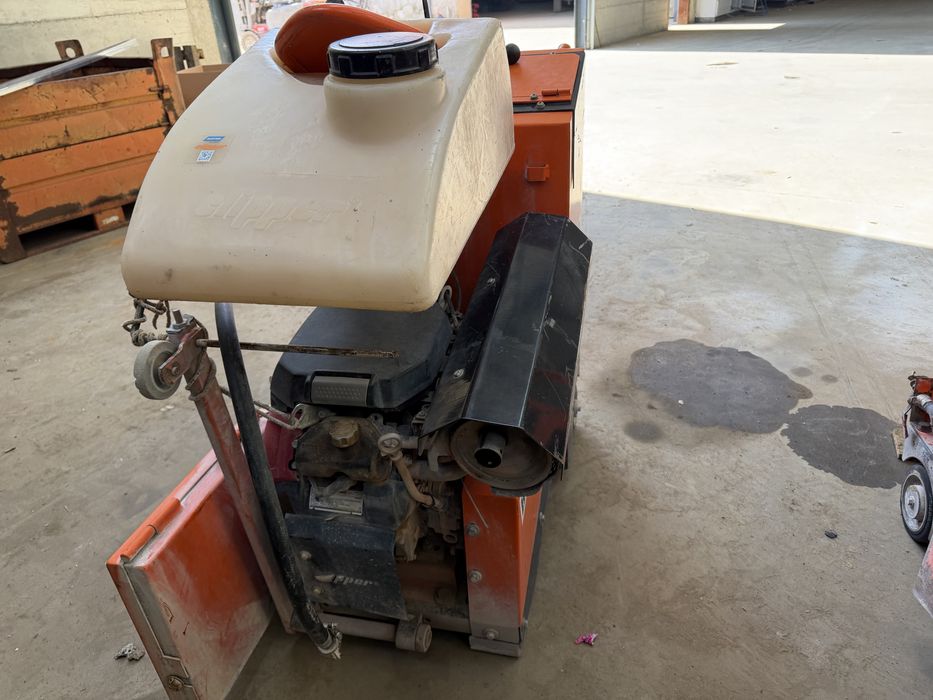 Masina taiat beton asfalt panza de 600 norton cliper  csb1