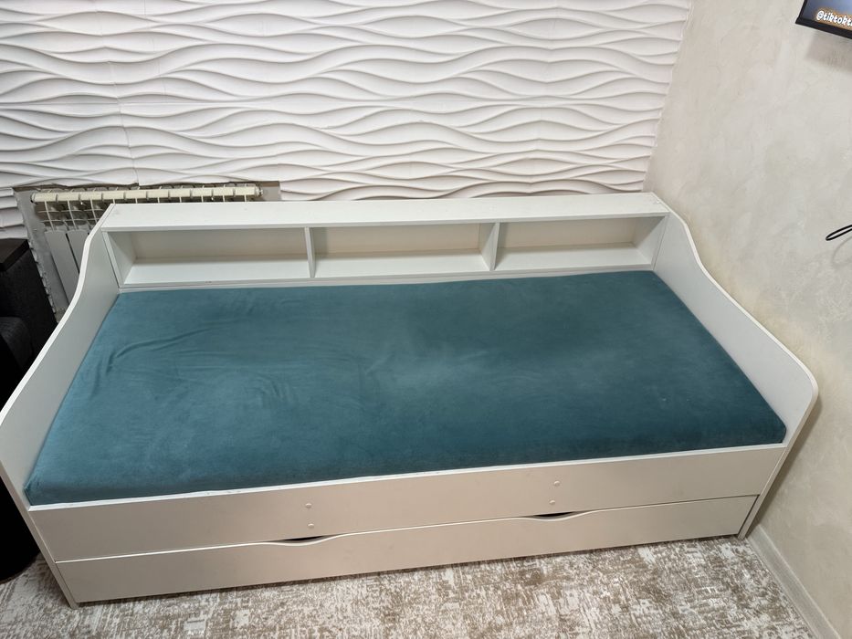 продается кровать