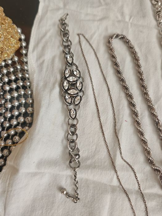 Продавам сребрърни накети