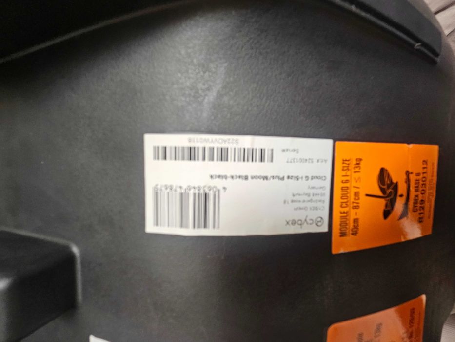 Vând scoică auto Cybex Cloud G i-Size Plus – Moon Black
