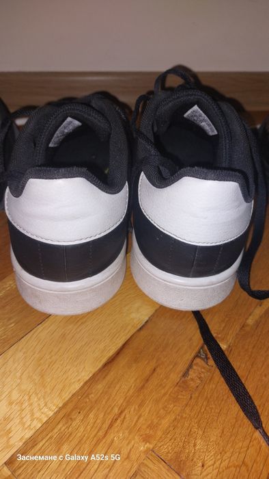 Спортни обувки Adidas Court