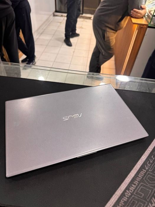 Sensor ekran + tez SSD — Asus VivoBook shu narxda top variant! 179$