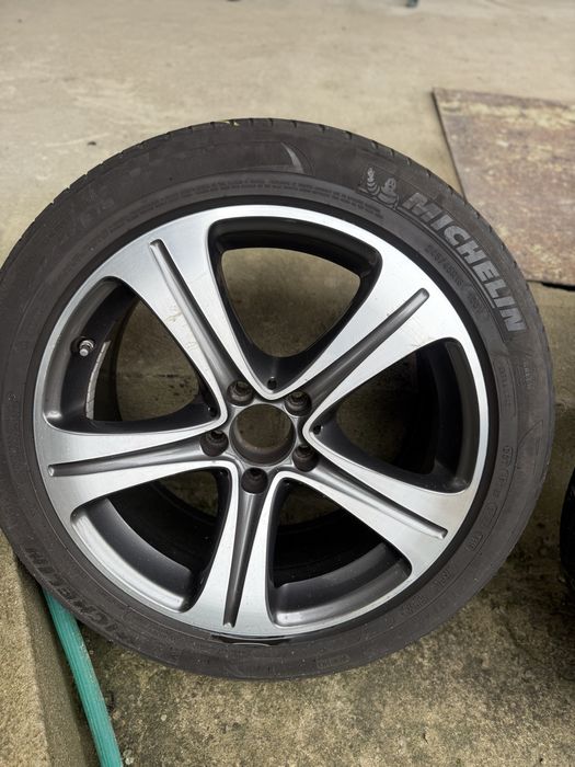 Джанти с гуми 250 евро в много добро састояние и джантите и гумите 18