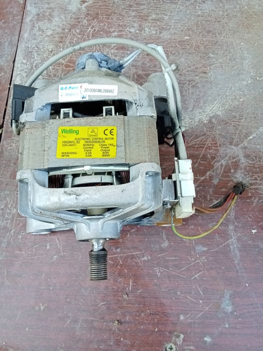 Движки от стиральной машины 3 шт разные ,все рабочие