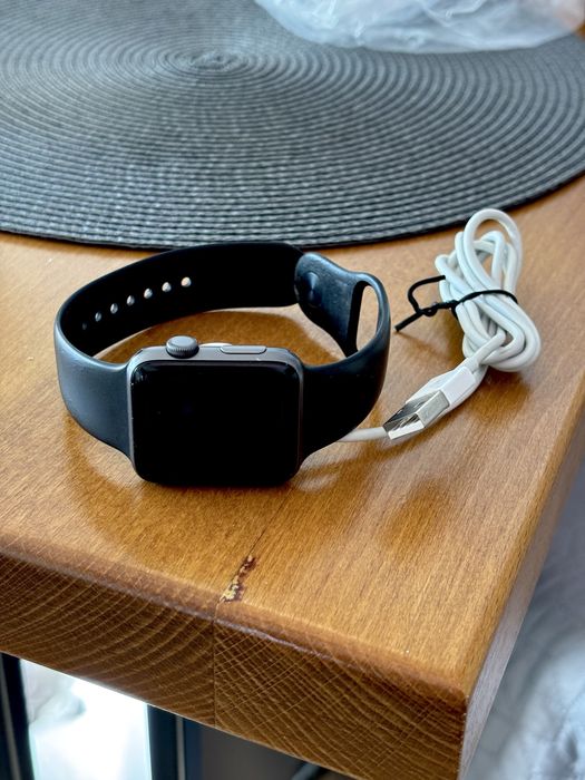 Apple Watch Series 2 42mm + curea + încărcător