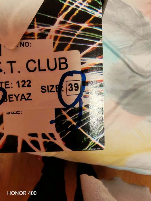 Елегантни обувки на ток