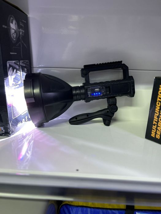 Мощный фонарик со штативом